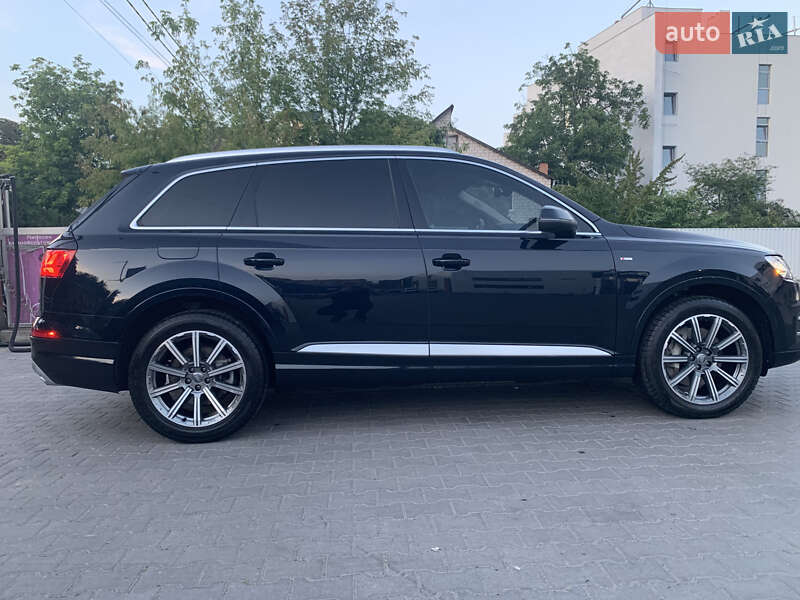 Внедорожник / Кроссовер Audi Q7 2017 в Виннице