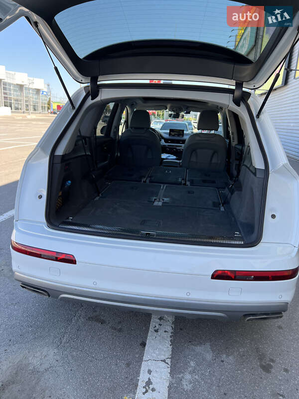 Позашляховик / Кросовер Audi Q7 2018 в Полтаві фото 33 Позашляховик / Кросовер Audi Q7 2018 в Полтаві