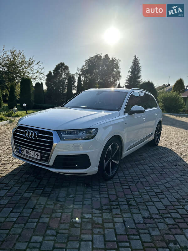 Внедорожник / Кроссовер Audi Q7 2016 в Мостиске