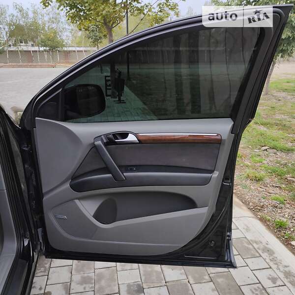 Позашляховик / Кросовер Audi Q7 2010 в Виноградові