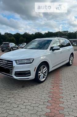 Позашляховик / Кросовер Audi Q7 2017 в Києві