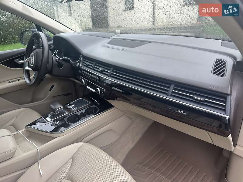 Позашляховик / Кросовер Audi Q7 2016 в Івано-Франківську