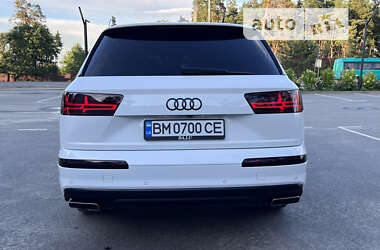 Внедорожник / Кроссовер Audi Q7 2017 в 