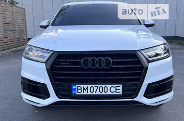 Внедорожник / Кроссовер Audi Q7 2017 в 