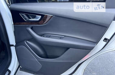 Внедорожник / Кроссовер Audi Q7 2017 в 