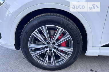 Внедорожник / Кроссовер Audi Q7 2017 в 