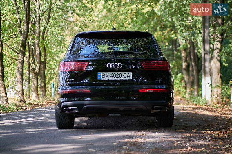 Внедорожник / Кроссовер Audi Q7 2016 в Хмельницком