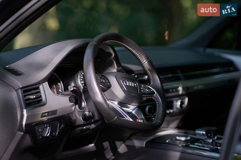 Внедорожник / Кроссовер Audi Q7 2016 в Хмельницком