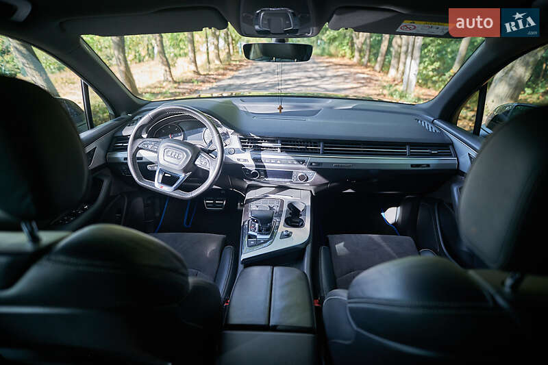 Внедорожник / Кроссовер Audi Q7 2016 в Хмельницком