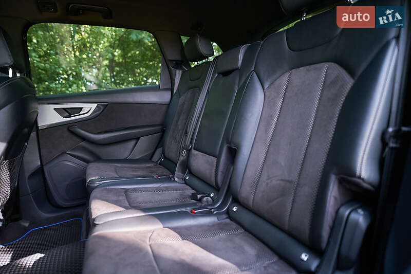 Внедорожник / Кроссовер Audi Q7 2016 в Хмельницком