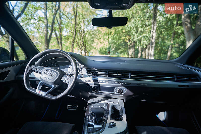 Внедорожник / Кроссовер Audi Q7 2016 в Хмельницком