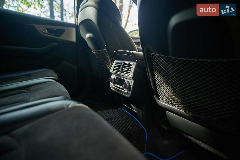 Внедорожник / Кроссовер Audi Q7 2016 в Хмельницком