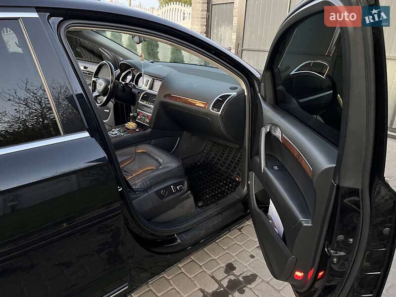 Внедорожник / Кроссовер Audi Q7 2012 в Нововолынске
