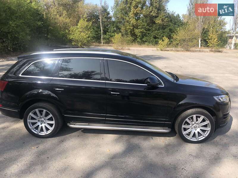 Внедорожник / Кроссовер Audi Q7 2015 в Днепре