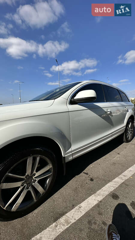 Позашляховик / Кросовер Audi Q7 2014 в Вінниці