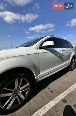 Внедорожник / Кроссовер Audi Q7 2014 в 