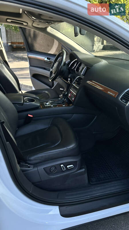 Позашляховик / Кросовер Audi Q7 2014 в Вінниці