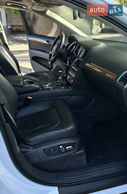 Внедорожник / Кроссовер Audi Q7 2014 в 