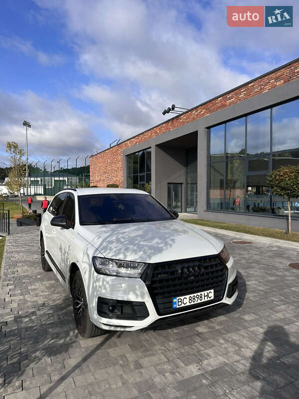 Позашляховик / Кросовер Audi Q7 2016 в Львові