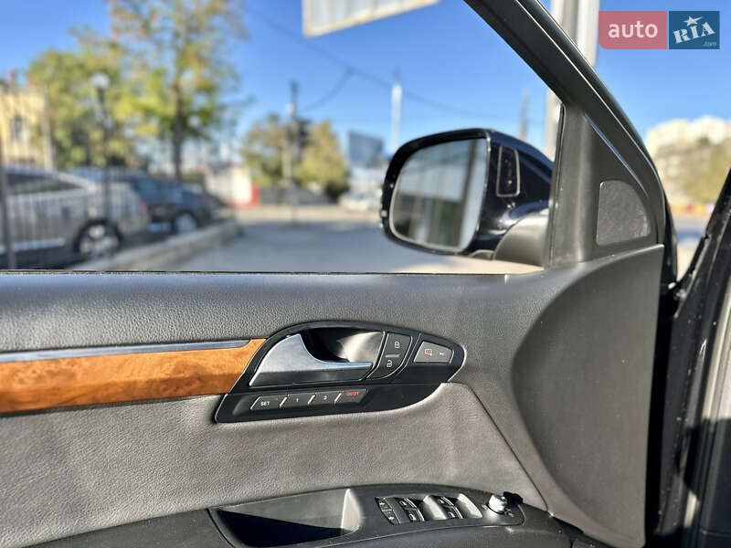 Внедорожник / Кроссовер Audi Q7 2013 в Одессе