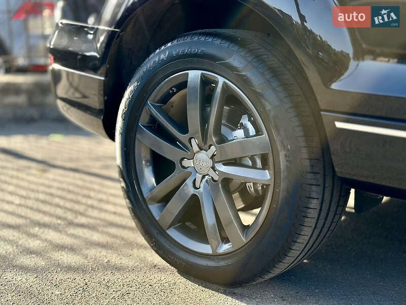 Внедорожник / Кроссовер Audi Q7 2013 в Одессе