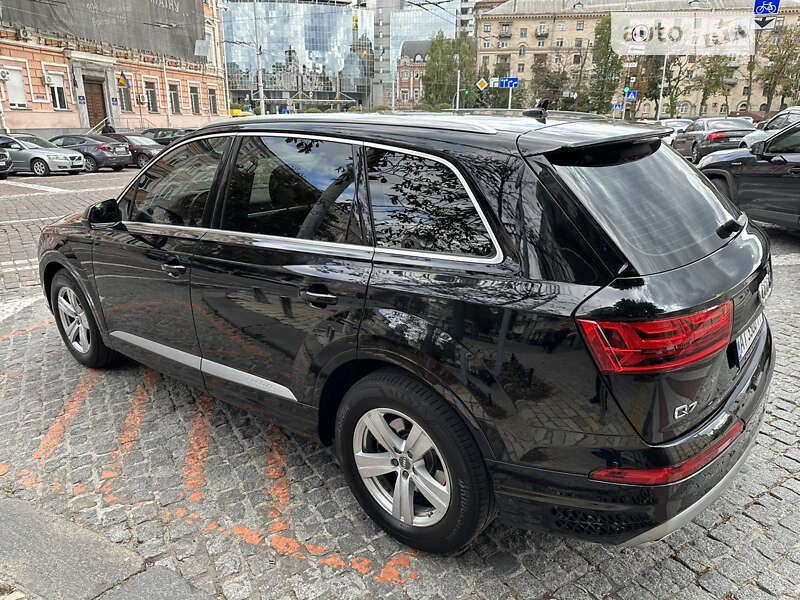 Позашляховик / Кросовер Audi Q7 2017 в Києві