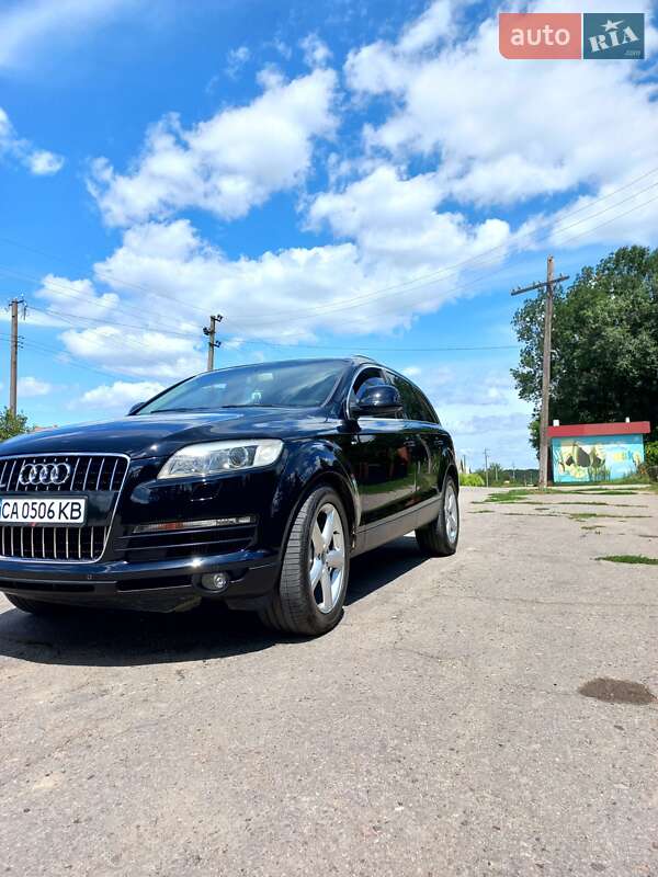 Внедорожник / Кроссовер Audi Q7 2007 в Киеве