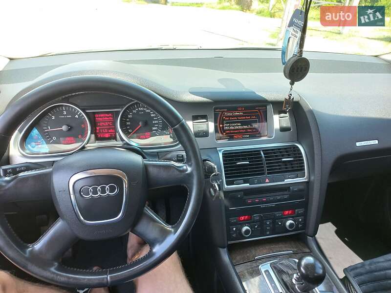 Внедорожник / Кроссовер Audi Q7 2007 в Киеве