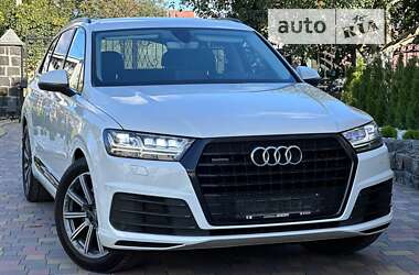 Позашляховик / Кросовер Audi Q7 2017 в 