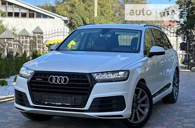 Позашляховик / Кросовер Audi Q7 2017 в 