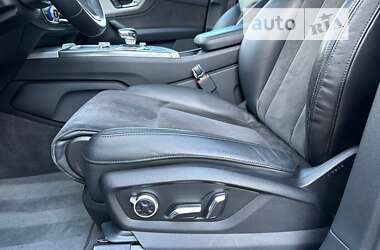 Позашляховик / Кросовер Audi Q7 2017 в 