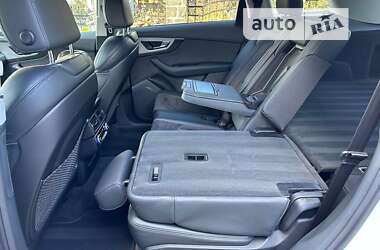 Позашляховик / Кросовер Audi Q7 2017 в 