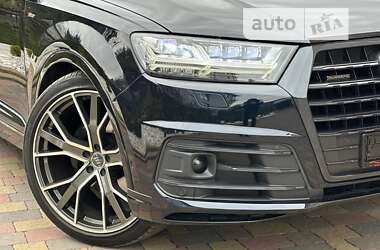 Позашляховик / Кросовер Audi Q7 2017 в 
