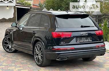 Позашляховик / Кросовер Audi Q7 2017 в 