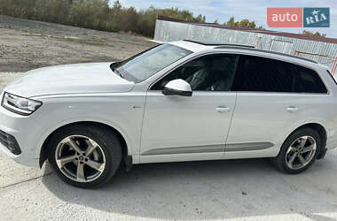 Внедорожник / Кроссовер Audi Q7 2018 в 