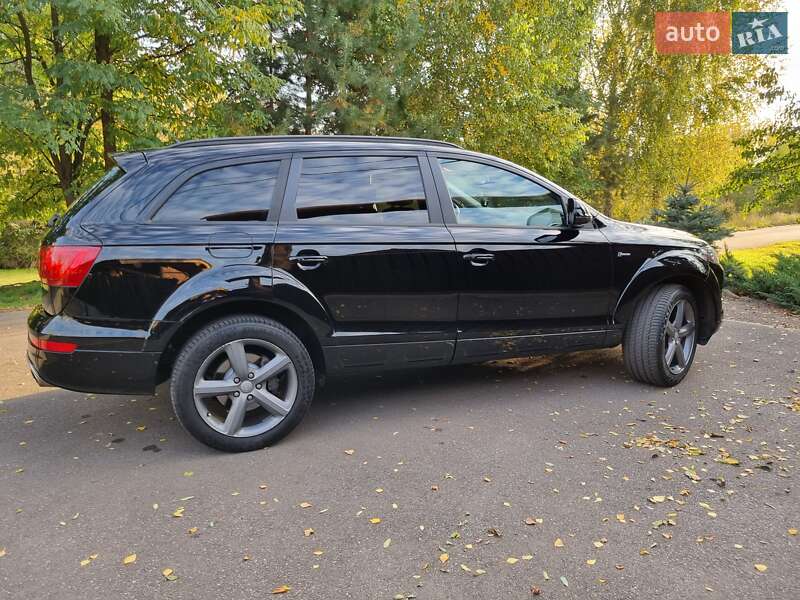 Позашляховик / Кросовер Audi Q7 2015 в Києві