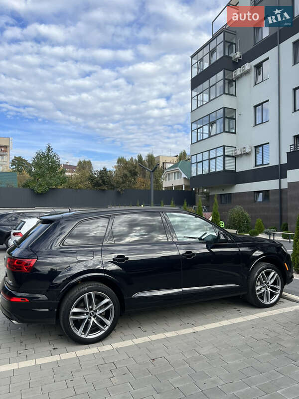 Внедорожник / Кроссовер Audi Q7 2016 в Ужгороде