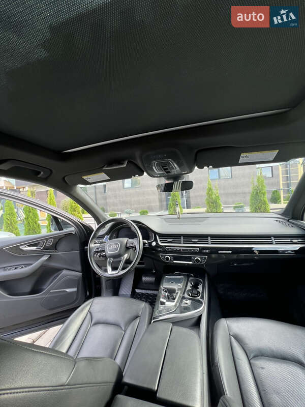 Внедорожник / Кроссовер Audi Q7 2016 в Ужгороде