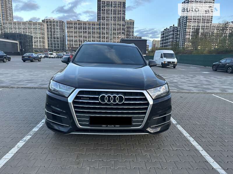 Внедорожник / Кроссовер Audi Q7 2019 в Киеве