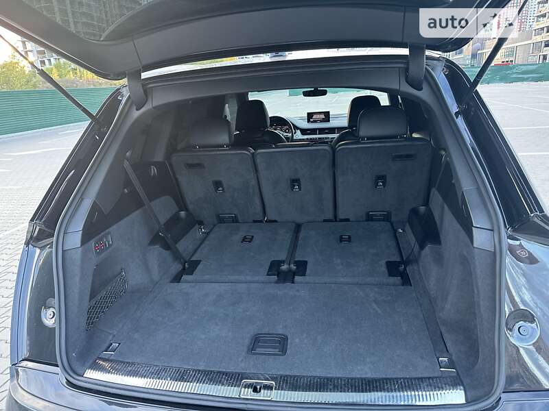 Внедорожник / Кроссовер Audi Q7 2019 в Киеве