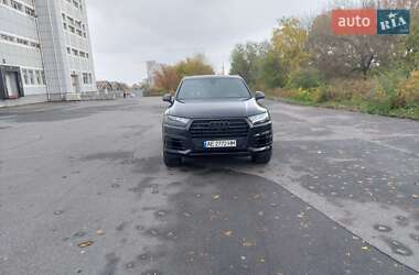 Внедорожник / Кроссовер Audi Q7 2016 в 