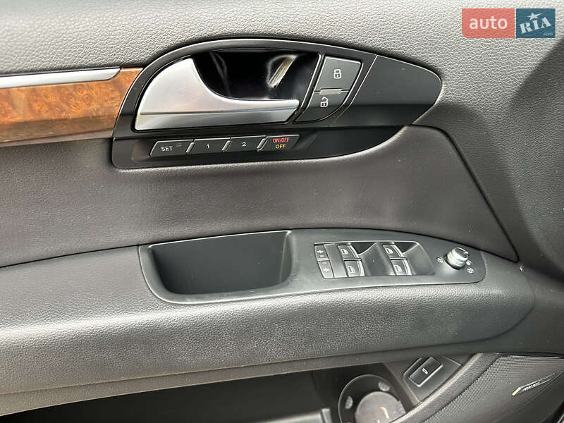 Позашляховик / Кросовер Audi Q7 2012 в Ніжині