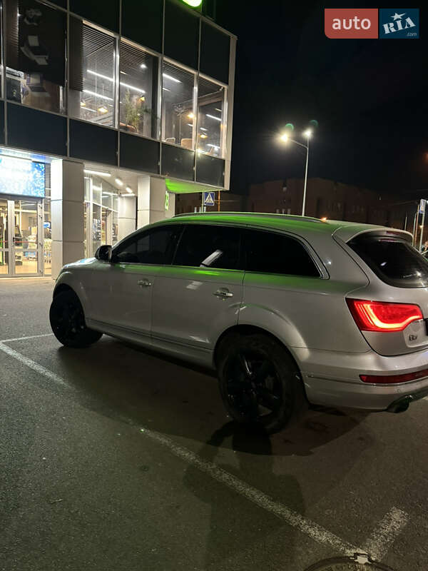 Позашляховик / Кросовер Audi Q7 2014 в Києві