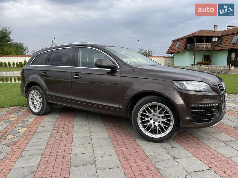 Внедорожник / Кроссовер Audi Q7 2014 в Городке