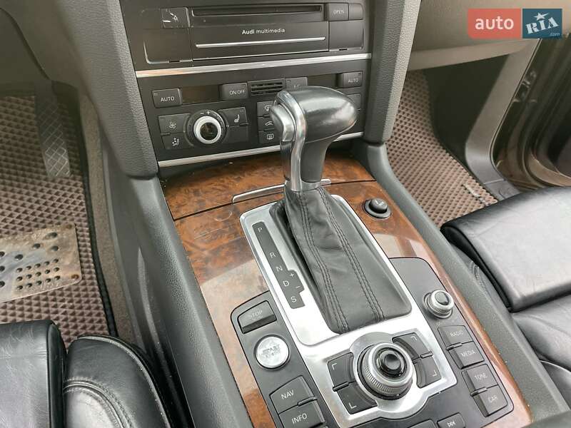 Внедорожник / Кроссовер Audi Q7 2014 в Городке