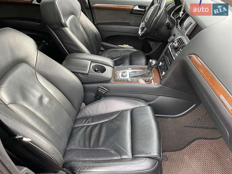 Внедорожник / Кроссовер Audi Q7 2014 в Городке