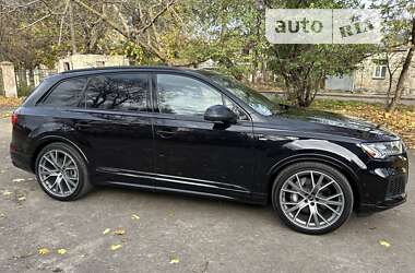 Внедорожник / Кроссовер Audi Q7 2020 в 