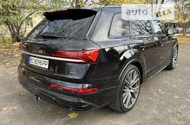 Внедорожник / Кроссовер Audi Q7 2020 в 