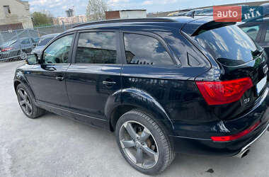 Внедорожник / Кроссовер Audi Q7 2015 в 