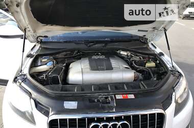 Внедорожник / Кроссовер Audi Q7 2010 в 